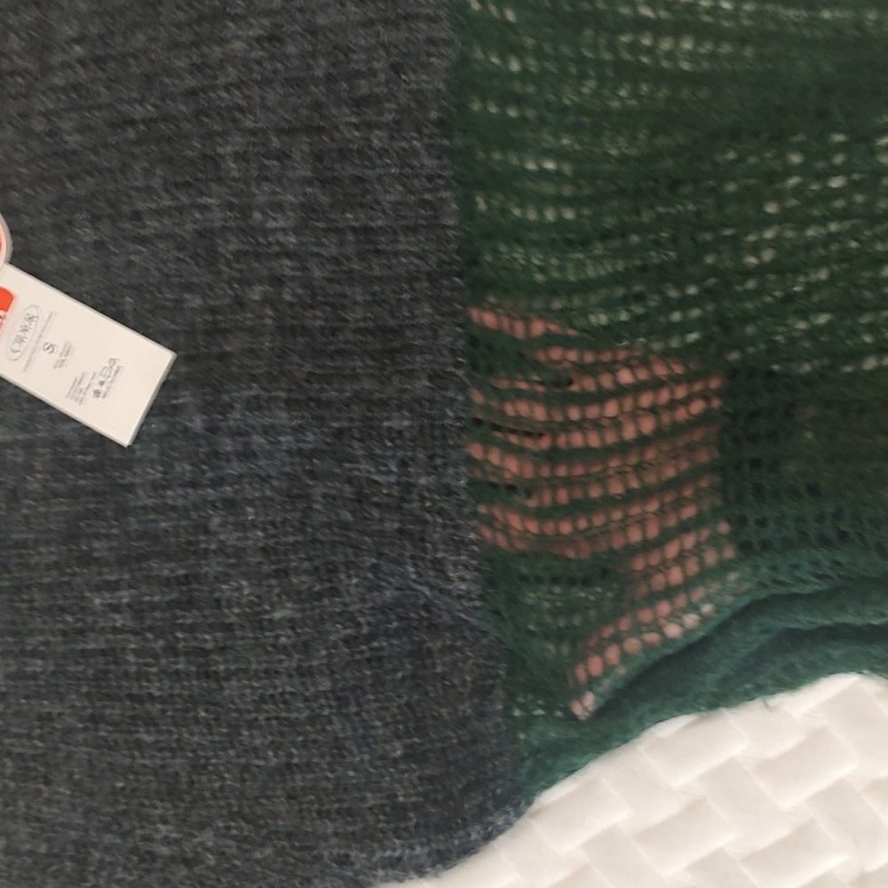 Knit sweater - Picture 3 of 3